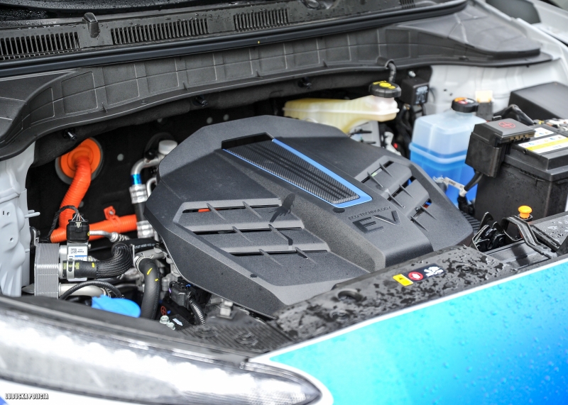 12/12 Policjanci z Gorzowa dostali elektryczny radiowóz