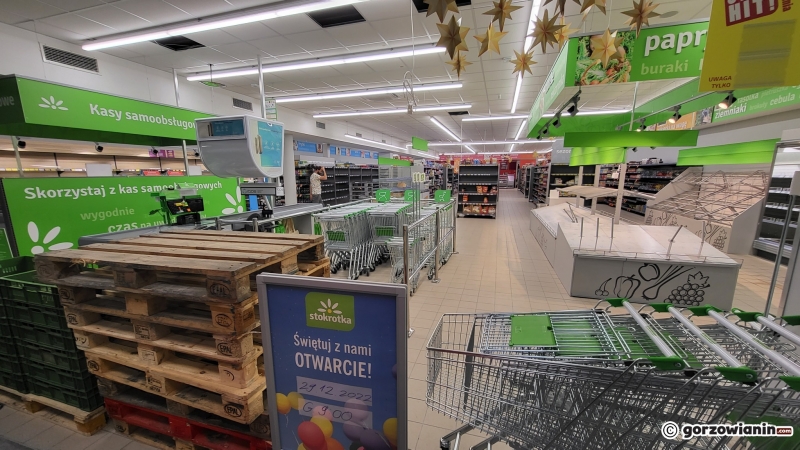 3/6 Supermarket Stokrotka w hali Orbi