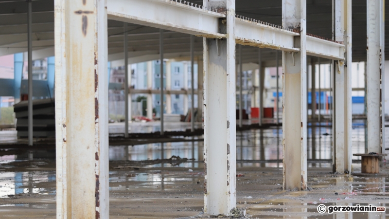15/20 Przy Górczyńskiej w Gorzowie trwa totalna demolka