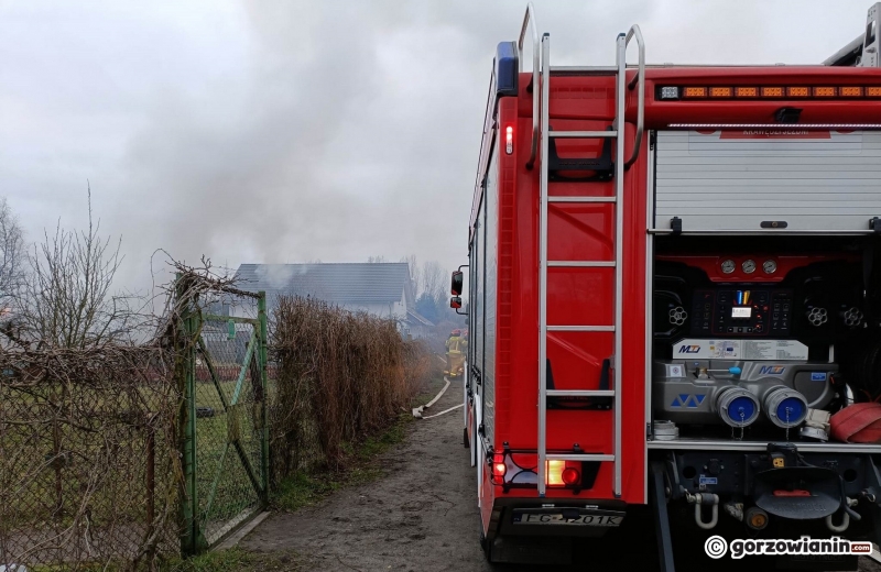 3/6 Pożar altany na działkach na Zawarciu