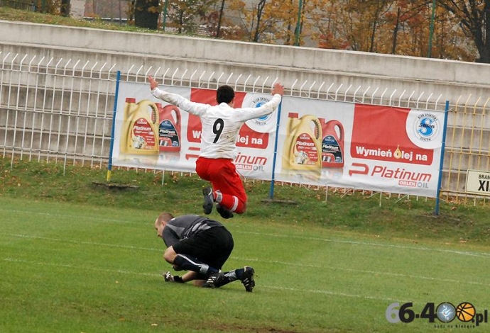 56/75 Stilon Gorzów - Korona Kożuchów 3:2 (1:1)