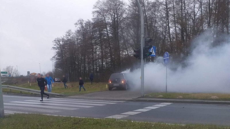 3/4 Pożar auta przy wjeździe na węzeł S3 Gorzów Południe