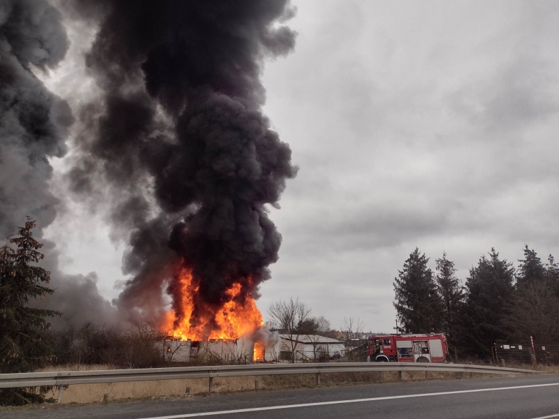 3/8 Ogromny pożar kurnika w Baczynie