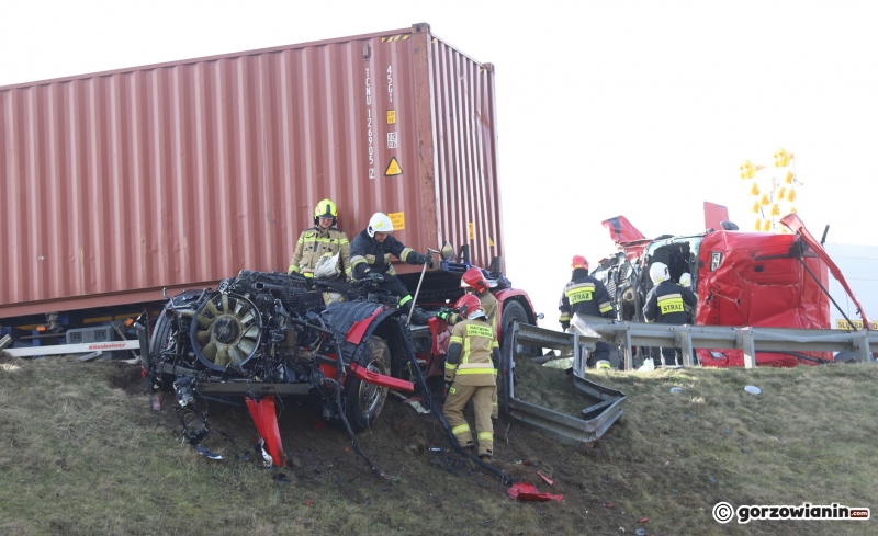 12/14 Kierowca ciężarówki wjechał w pojazd obsługi S3 koło Gorzowa