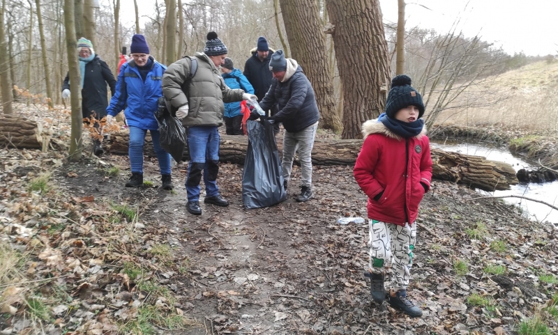 4/13 Spacer wzdłuż rzeki Srebrnej połączony ze sprzątaniem