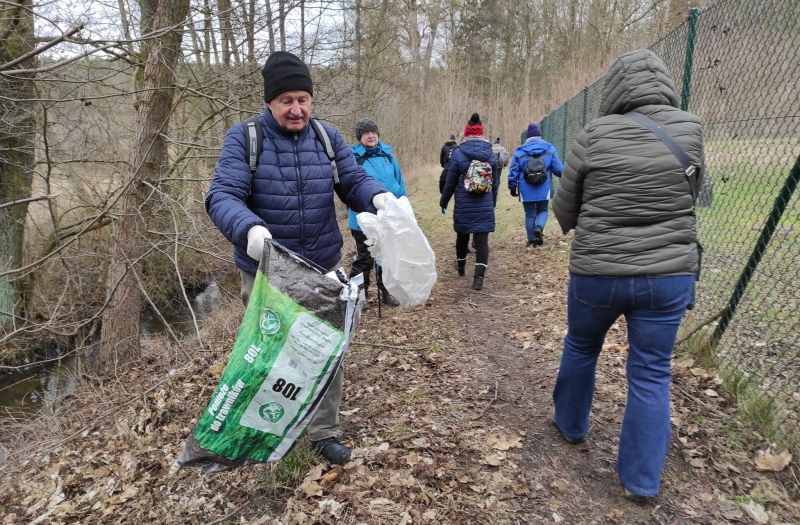 9/13 Spacer wzdłuż rzeki Srebrnej połączony ze sprzątaniem