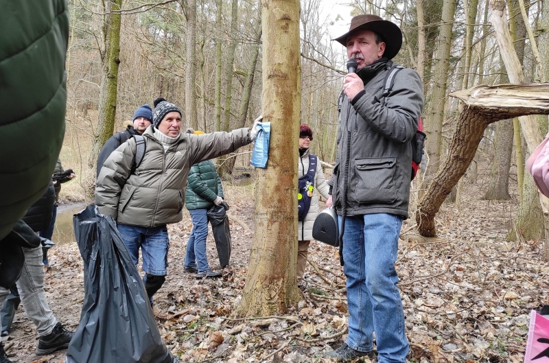 12/13 Spacer wzdłuż rzeki Srebrnej połączony ze sprzątaniem
