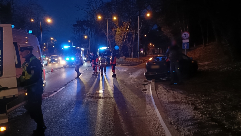 1/7 Pijana kierująca fordem zderzyła się z mercedesem na Słowiańskiej