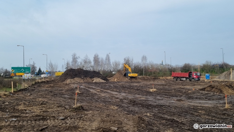 4/12 Budowa stacji paliw na skrzyżowaniu ul. Kasprzaka i Koniawskiej