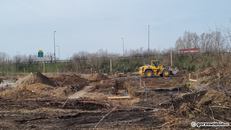 6/12 Budowa stacji paliw na skrzyżowaniu ul. Kasprzaka i Koniawskiej
