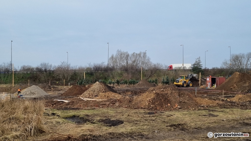 8/12 Budowa stacji paliw na skrzyżowaniu ul. Kasprzaka i Koniawskiej