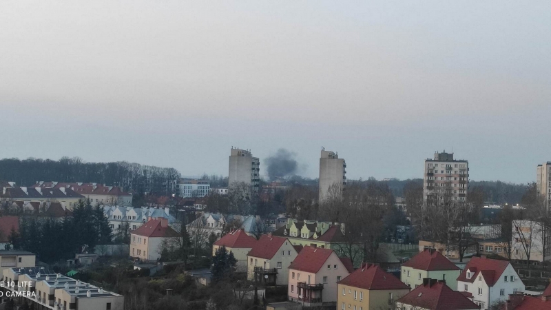 4/5 Pożar na os. Sady w Gorzowie. Czarny dym było widać z różnych części miasta