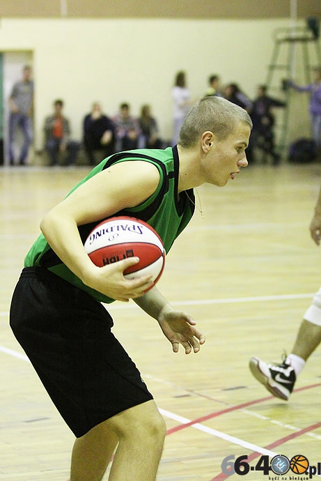 12/25 GLAK: Admirator - 66-400.pl 81:33