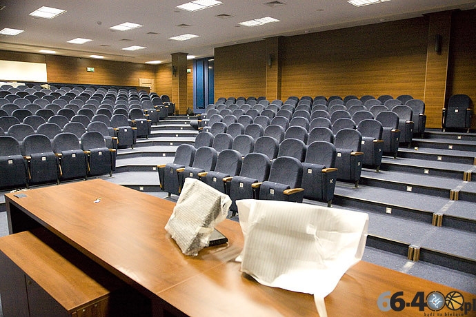 4/29 Gorzów: Była wojskowa stołówka, dziś aula PWSZ