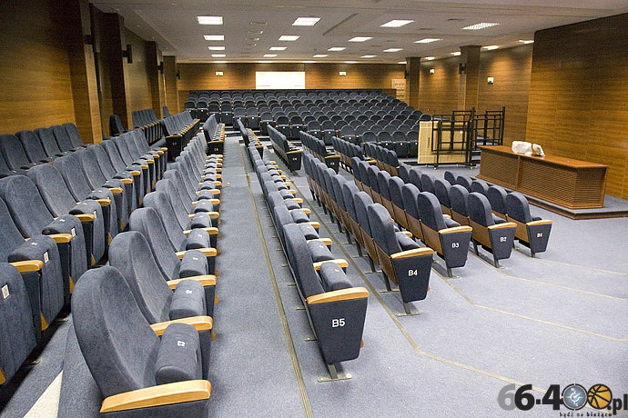 7/29 Gorzów: Była wojskowa stołówka, dziś aula PWSZ