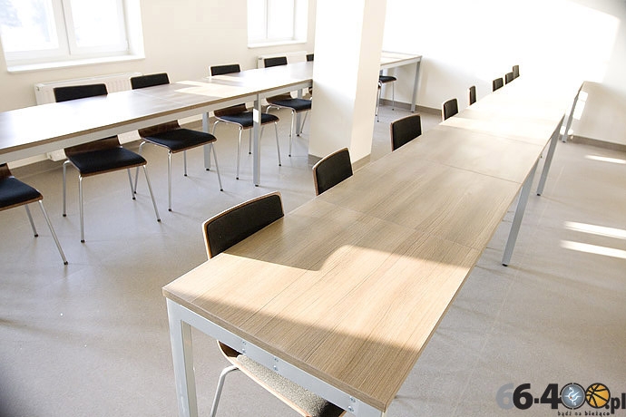 27/29 Gorzów: Była wojskowa stołówka, dziś aula PWSZ