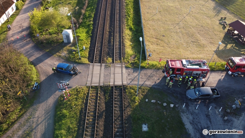 3/8 Zderzenie forda z szynobusem w Motylewie