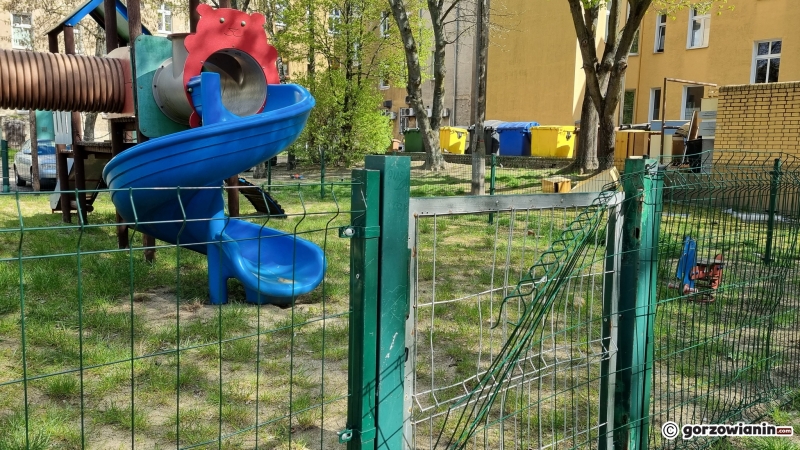 5/12 Zaniedbany i zamknięty plac zabaw w Śródmieściu Gorzowa