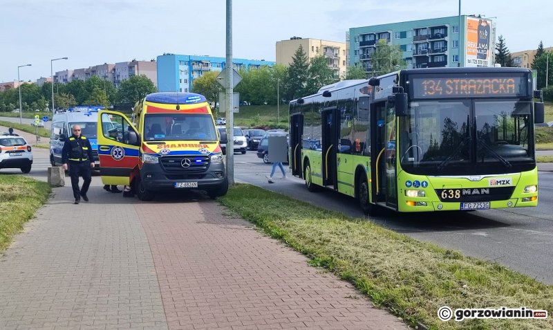 2/5 Zderzenie taksówki z autobusem MZK na rondzie Górczyńskim