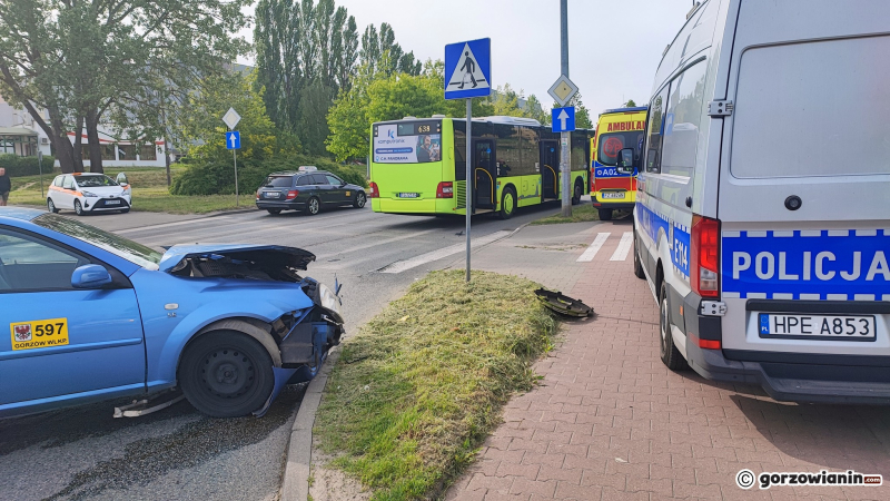 5/5 Zderzenie taksówki z autobusem MZK na rondzie Górczyńskim
