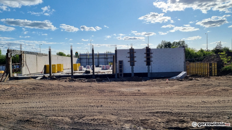 6/14 Budowa stacji paliw i Biedronki na Zakanalu