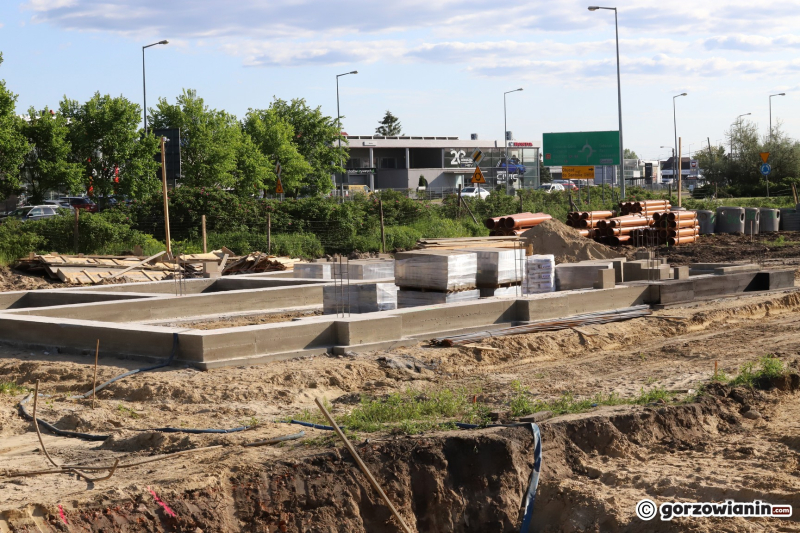 11/14 Budowa stacji paliw i Biedronki na Zakanalu