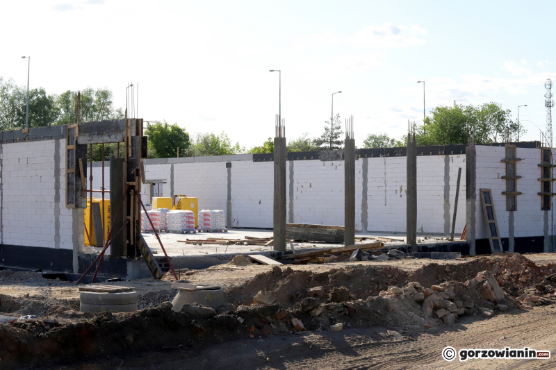 12/14 Budowa stacji paliw i Biedronki na Zakanalu