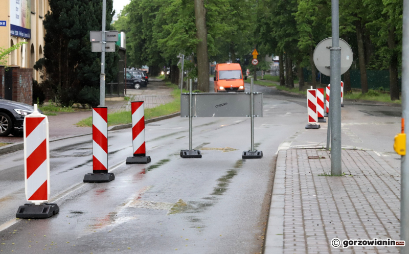8/8 Nowa organizacja ruchu na skrzyżowaniu Słowiańskiej, Żwirowej, Roosevelta i Kosynierów Gdyńskich
