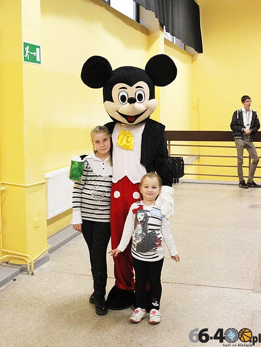 4/25 Akcja Charytatywna dla Karoliny