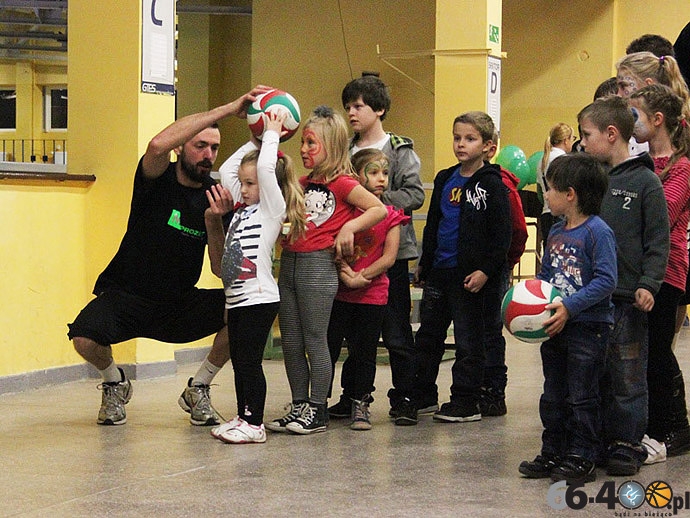 10/25 Akcja Charytatywna dla Karoliny