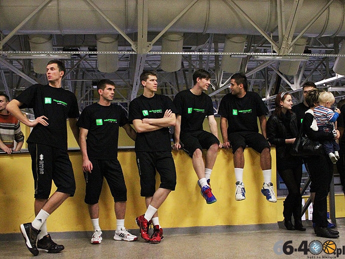 11/25 Akcja Charytatywna dla Karoliny