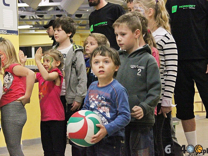 12/25 Akcja Charytatywna dla Karoliny