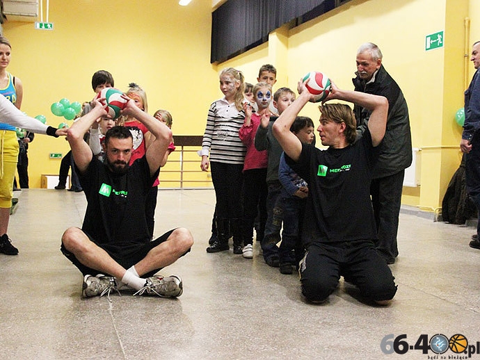 14/25 Akcja Charytatywna dla Karoliny