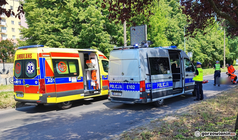 3/5 Kierujący oplem potrącił 71-latkę na pasach przy ul. Bora-Komorowskiego