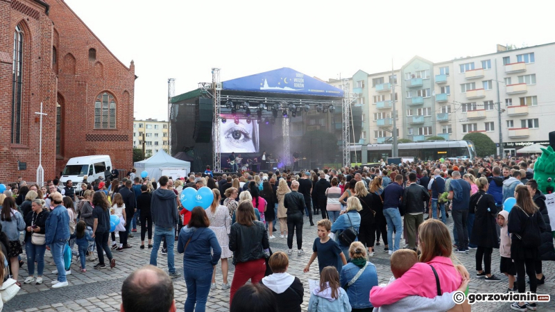 14/15 Tłumy gorzowian na koncercie Natalii Przybysz