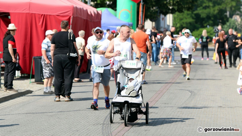 33/36 Gorzowska Nadwarciańska Dycha. Biegacze opanowali ulice Gorzowa