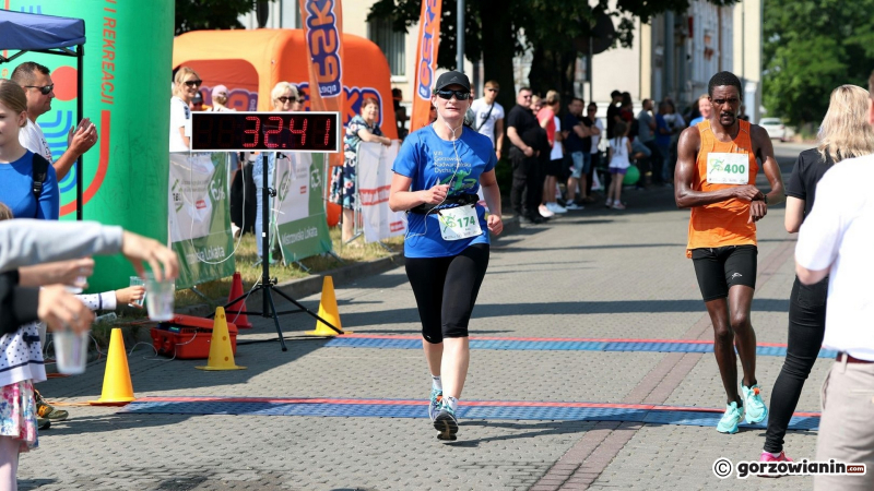 36/36 Gorzowska Nadwarciańska Dycha. Biegacze opanowali ulice Gorzowa