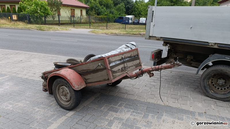 6/6 Zderzenie przyczepki z audi przy ul. Dobrej