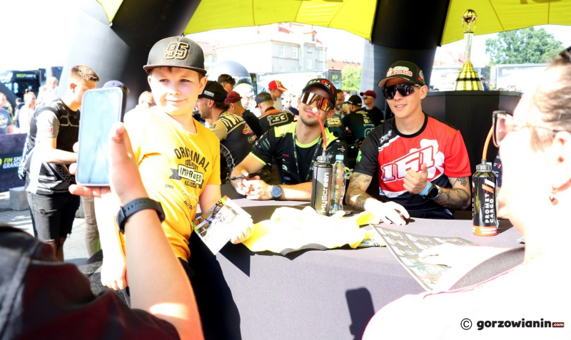 13/21 Sesja autografów przed Speedway Grand Prix w Gorzowie
