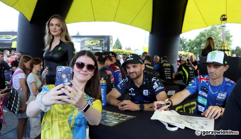 17/21 Sesja autografów przed Speedway Grand Prix w Gorzowie