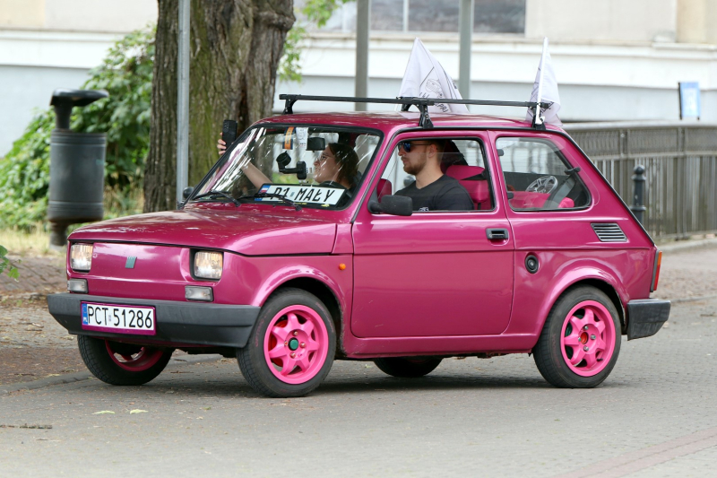 6/20 Kultowe Fiaty 126p zjechały do Gorzowa 