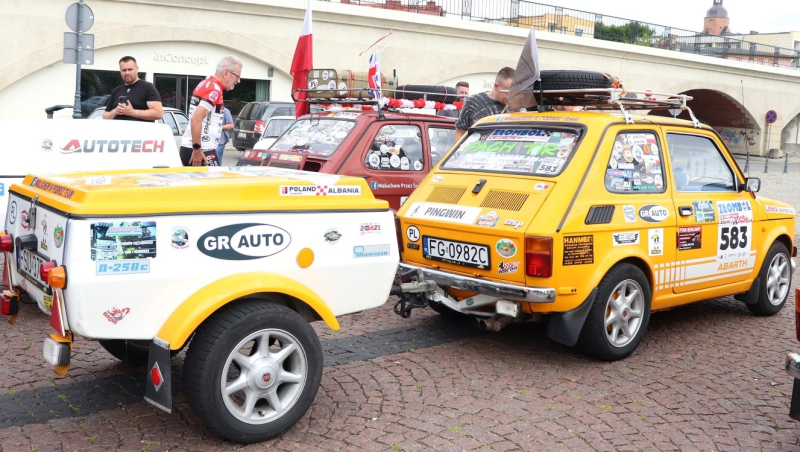 10/20 Kultowe Fiaty 126p zjechały do Gorzowa 