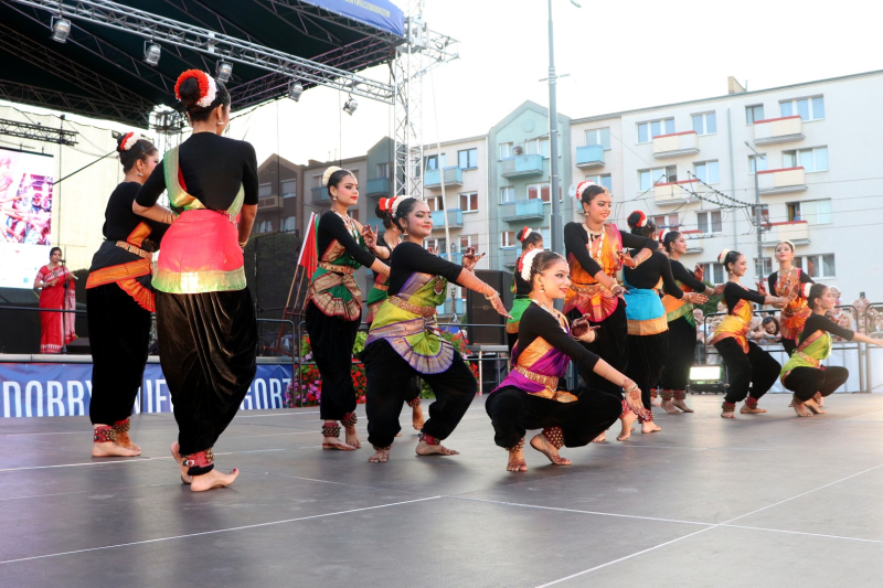49/61 Koncert otwarcia 27. Festiwalu Tańca Folk Przystań w Gorzowie