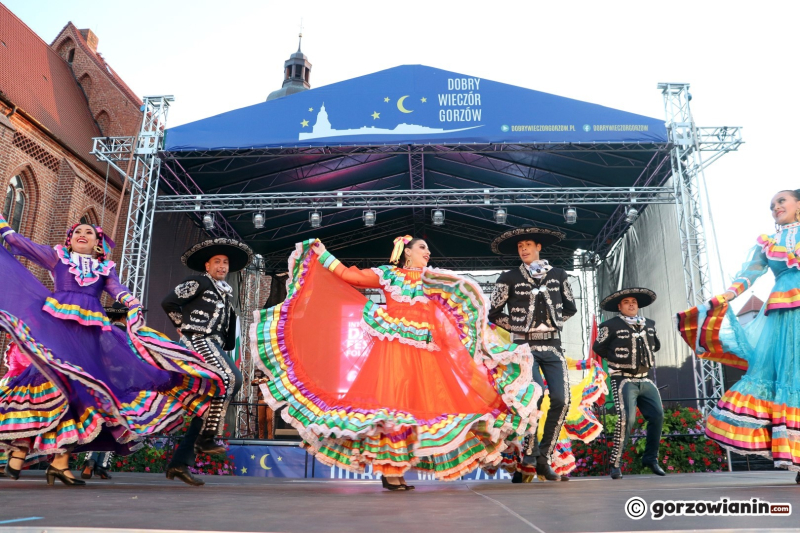 55/61 Koncert otwarcia 27. Festiwalu Tańca Folk Przystań w Gorzowie