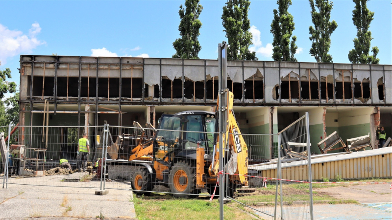 6/7 Wielka demolka na Dekerta. Trwa rozbiórka dawnej stacji krwiodawstwa w Gorzowie
