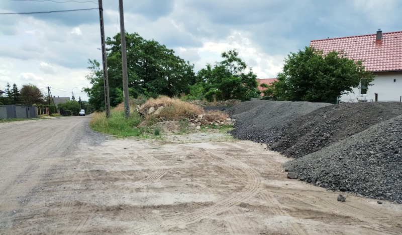 6/10 Mieszkańcy skarżą się na frez składowany przy ul. Nad Wartą w Gorzowie