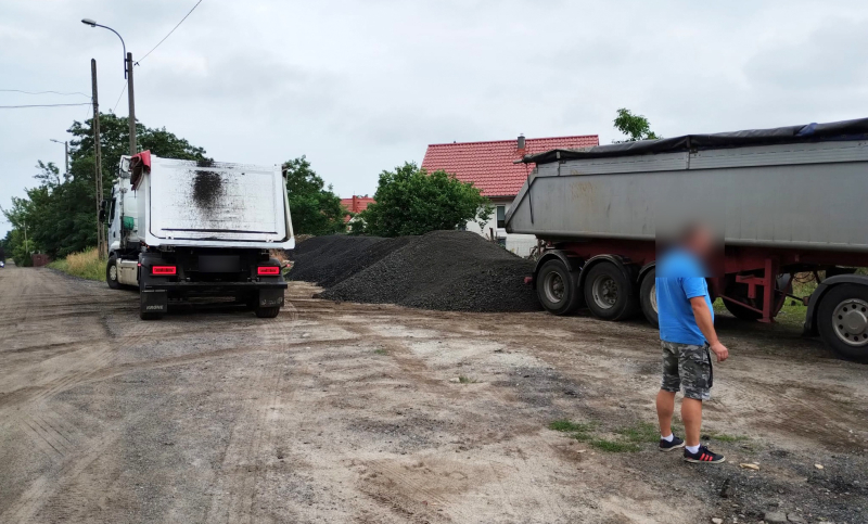 10/10 Mieszkańcy skarżą się na frez składowany przy ul. Nad Wartą w Gorzowie
