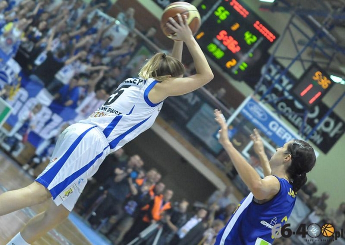 36/43 KSSSE AZS PWSZ Gorzów - Lotos Gdynia 81:63 (25:20, 28:14, 13:19, 15:10)