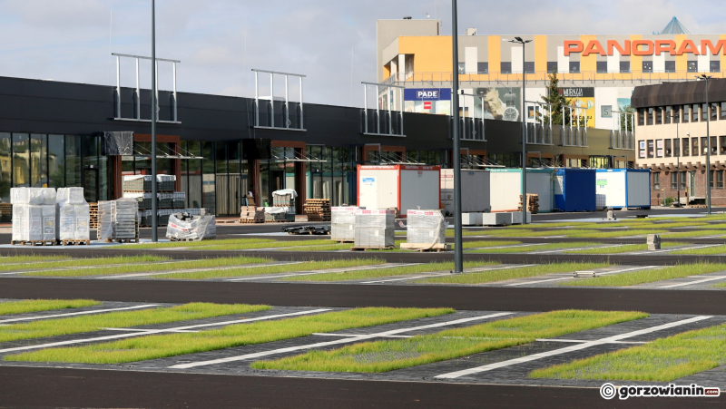 10/10 Zielony parking przed parkiem handlowym S1 Gorzów