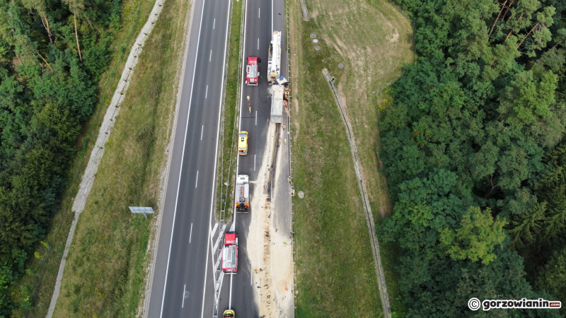 5/6 Ciężarówka zderzyła się z dźwigiem samojezdnym na S3 w Gorzowie